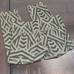 lululemon athletica Black and Green Patterned Capris